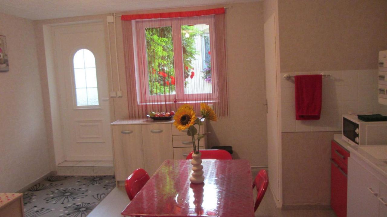 Les Glycines Bed & Breakfast Choloy ภายนอก รูปภาพ